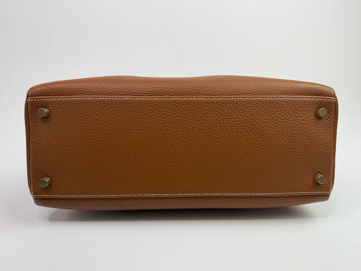 HERMÈS KELLY 28 IN GOLD CLEMENCE LEATHER WITH GHW