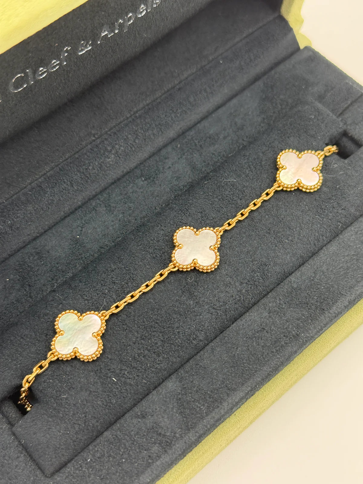 VAN CLEEF & ARPELS VINTAGE ALHAMBRA BRACELET, 5 MOTIFS MOTHER OF PEARL