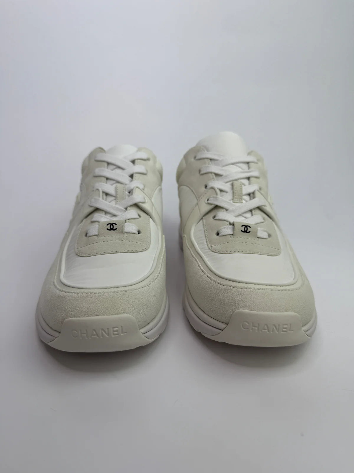 CHANEL CC LOGO SNEAKERS(SIZE 41/UK8)