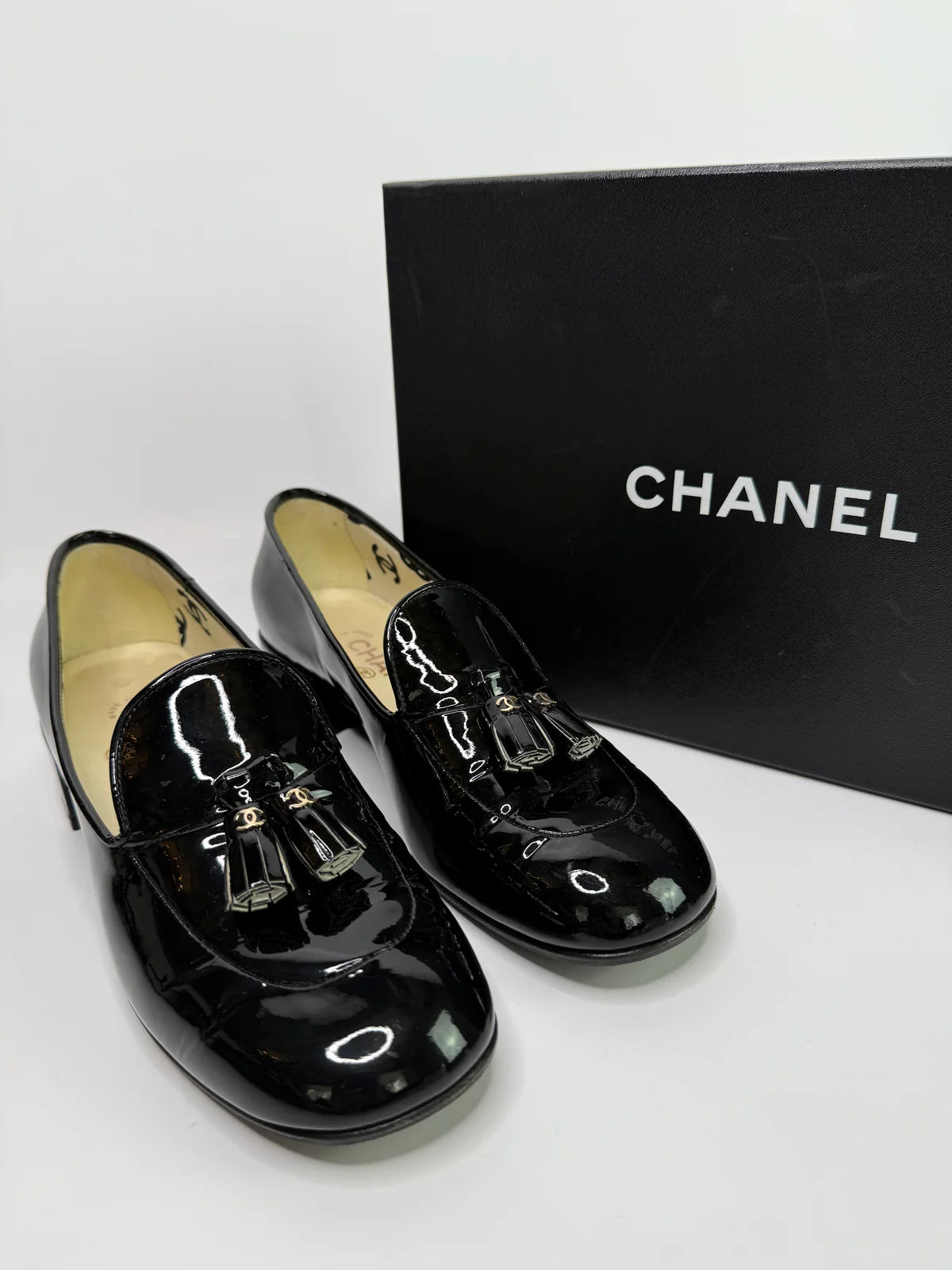 CHANEL BLACK PATENT LOAFERS (SIZE 38/UK5)