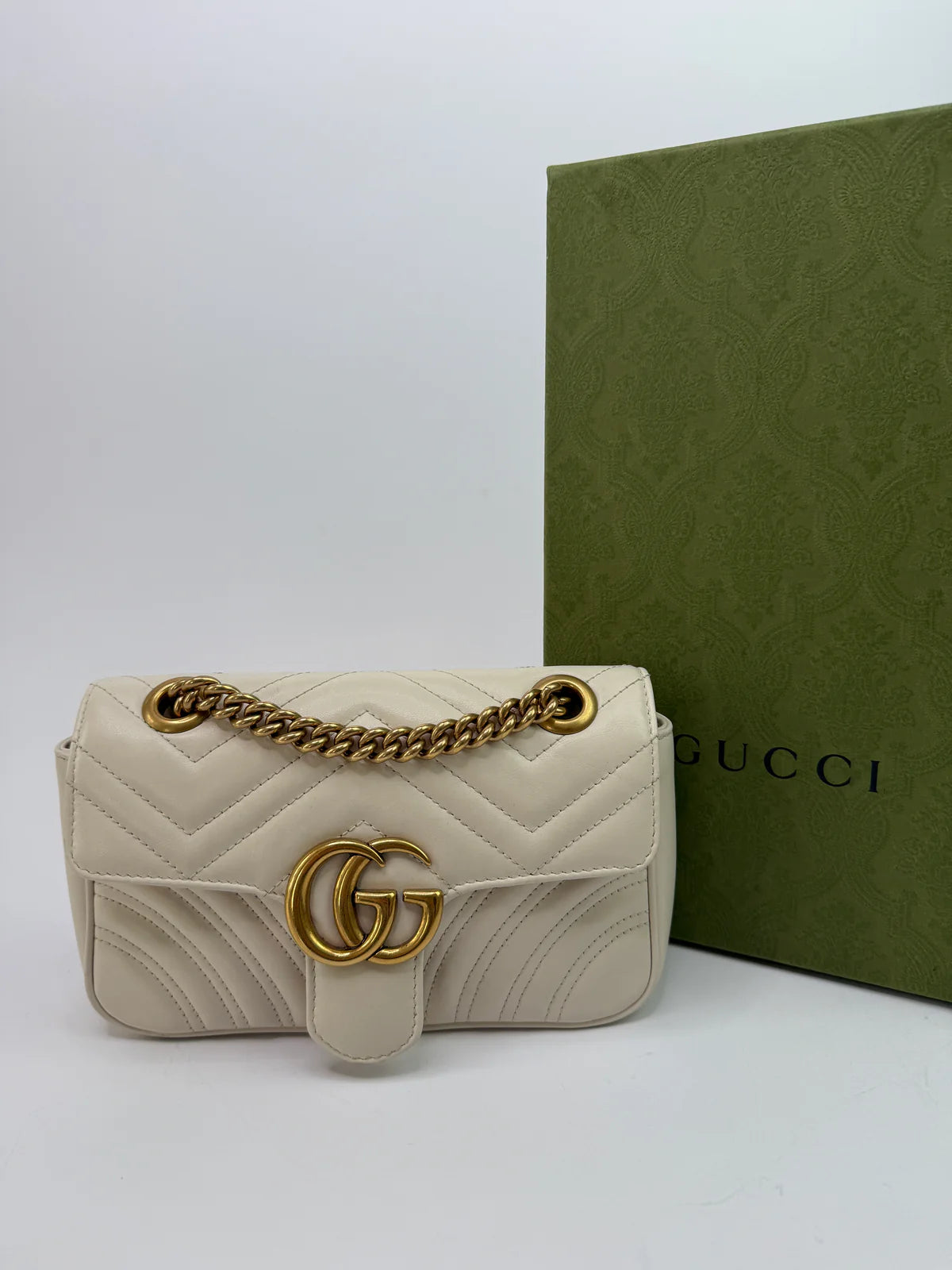 GUCCI GG SMALL MARMONT MATELASSE SHOULDER BAG