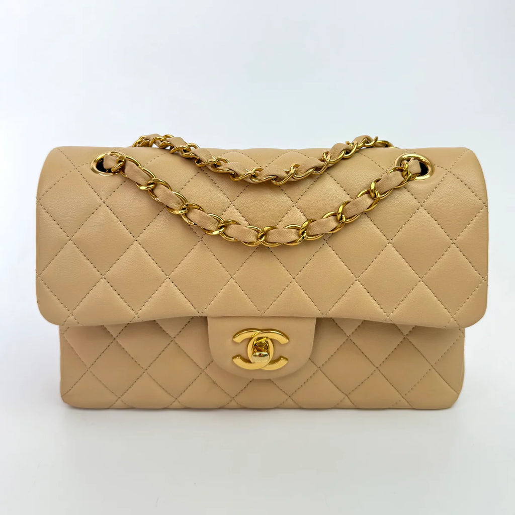 CHANEL SMALL CLASSIC DOUBLE FLAP IN BEIGE LAMBSKIN WITH GHW