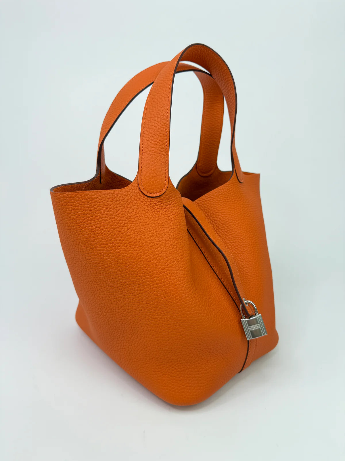 HERMÈS PICOTIN 22 IN ORANGE CLEMENCE LEATHER WITH PHW
