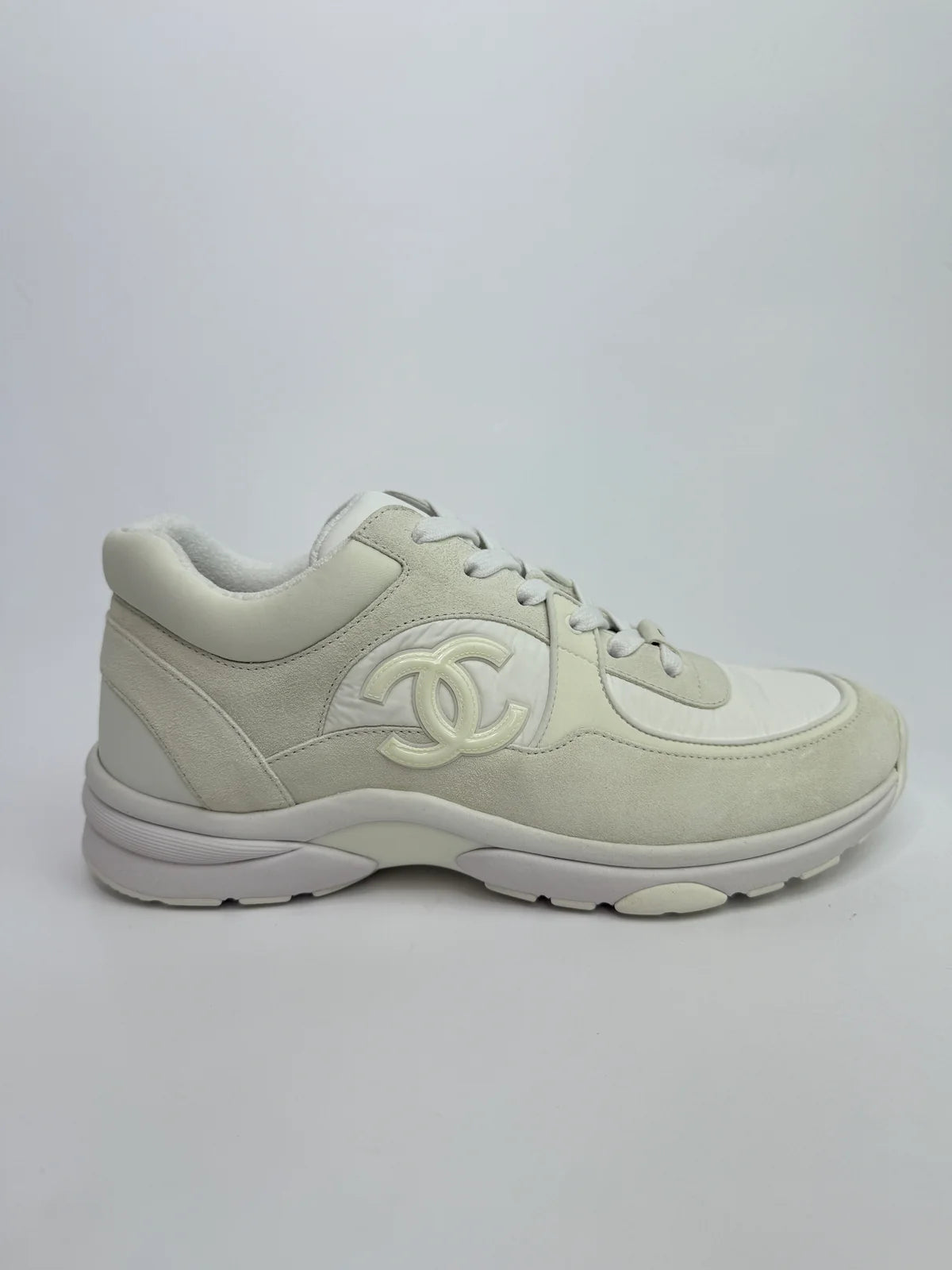 CHANEL CC LOGO SNEAKERS(SIZE 41/UK8)
