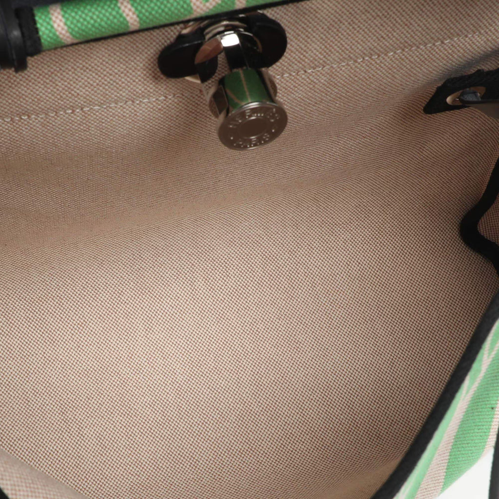 Hermès Vert Comics/Black H Plume Canvas and Vache Hunter Leather Maillons & Co Motif Herbag Zip 31 Bag