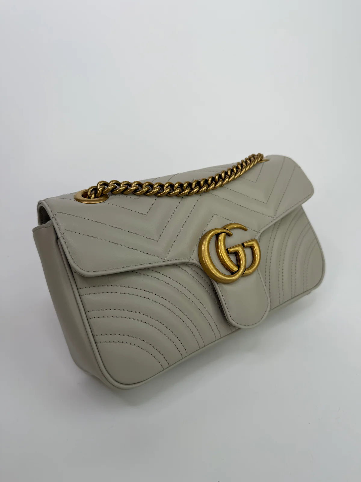GUCCI GG MEDIUM MARMONT MATELASSE SHOULDER BAG