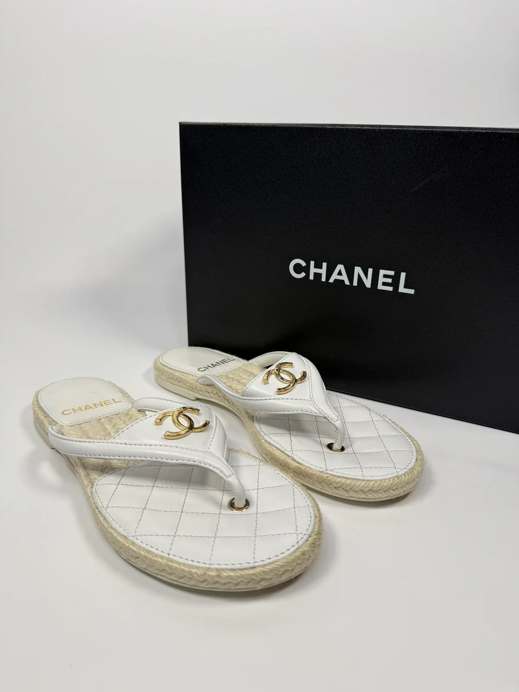 CHANEL CC THONG SANDALS (SIZE 38 / UK5)