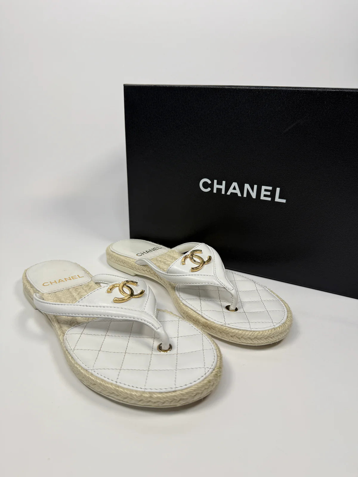 CHANEL CC THONG SANDALS (SIZE 38 / UK5)