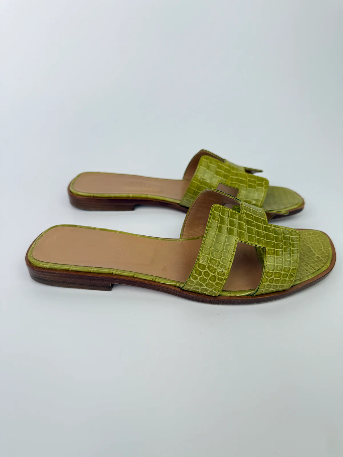 HERMÈS CROCODILE ORAN SANDALS (SIZE 38/UK5)