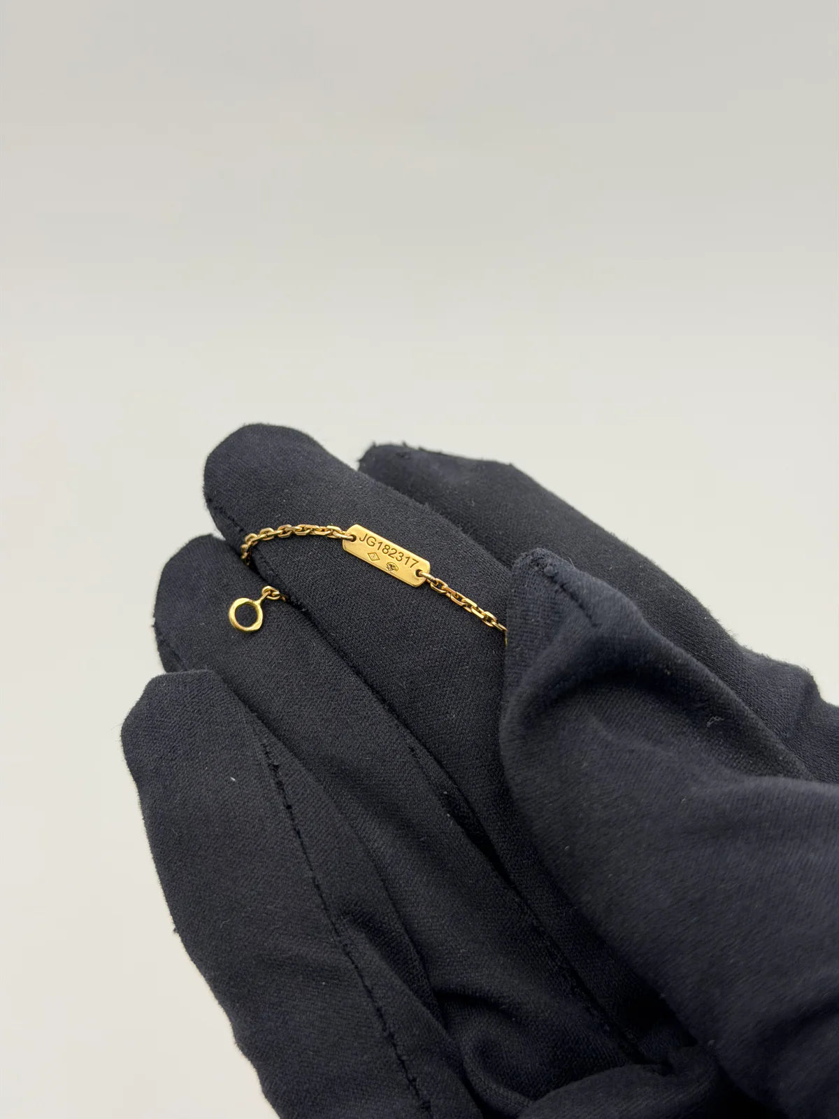 VAN CLEEF & ARPELS VINTAGE ALHAMBRA ONYX PENDANT