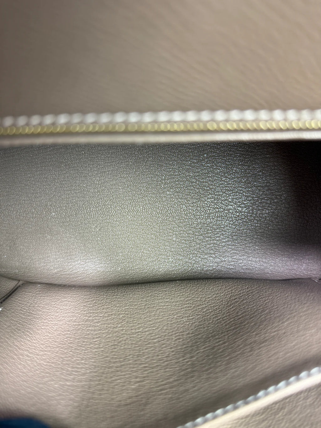 HERMÈS KELLY 25 SELLIER IN ETOUPE EPSOM LEATHER WITH GHW