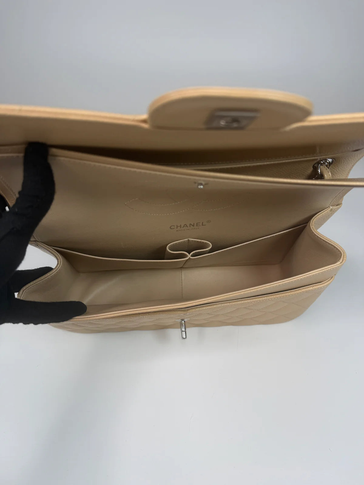 CHANEL JUMBO CLASSIC FLAP BAG IN BEIGE CAVIAR LEATHER WITH SHW