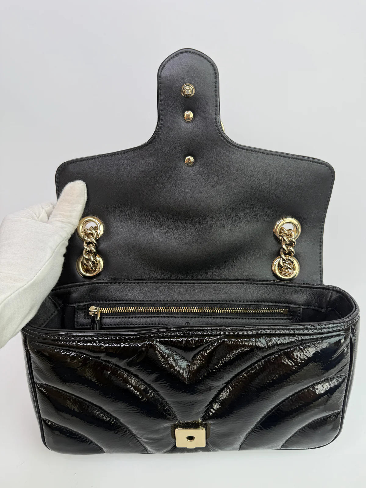 GUCCI GG MEDIUM MARMONT MATELASSE SHOULDER BAG