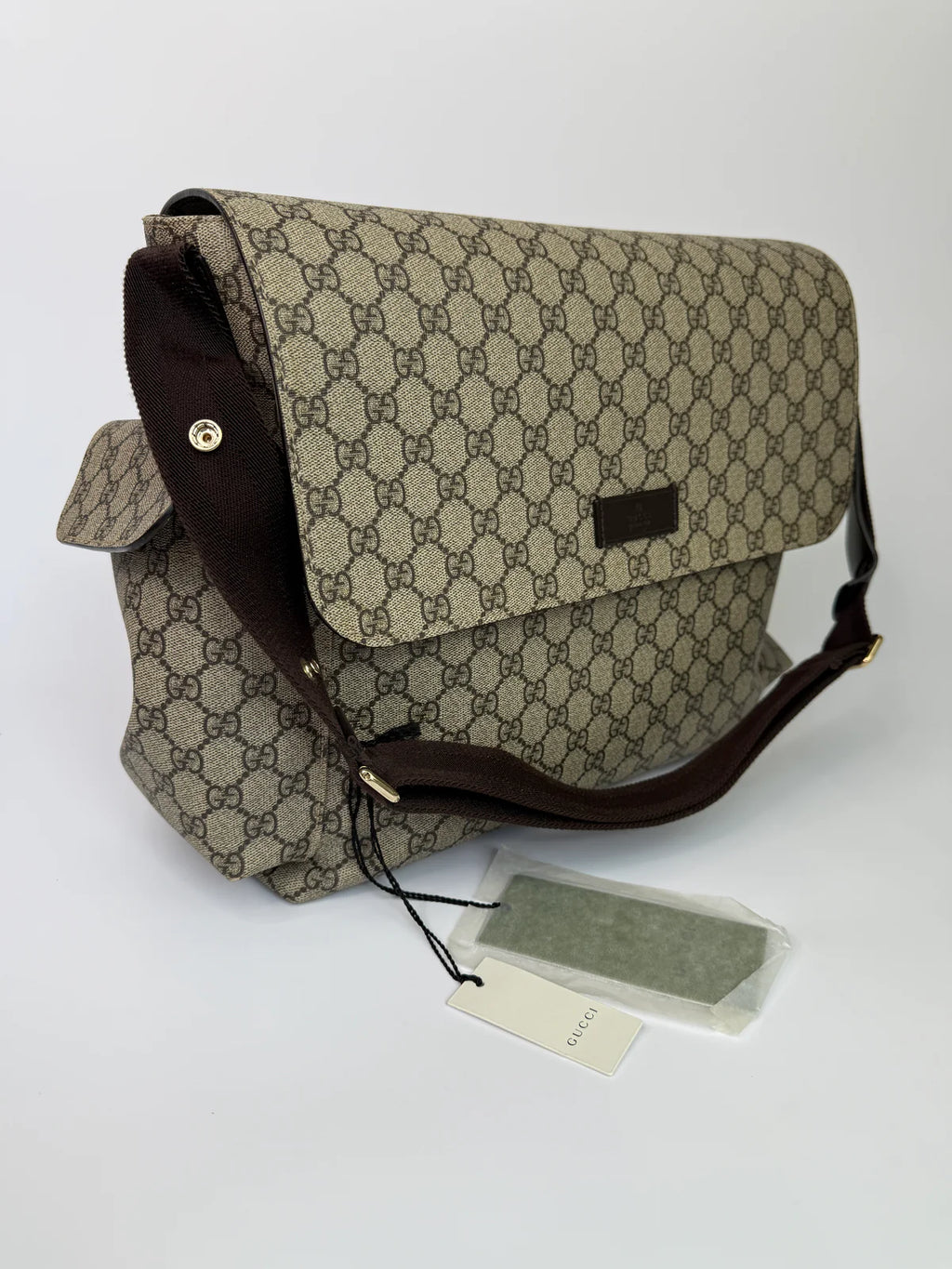 GUCCI GG SUPREME MEDIUM BABY CHANGING BAG