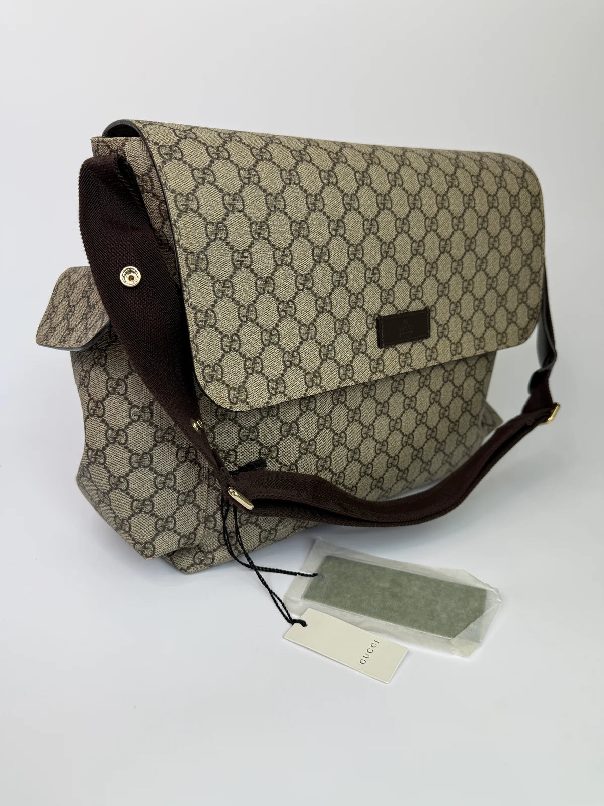 GUCCI GG SUPREME MEDIUM BABY CHANGING BAG