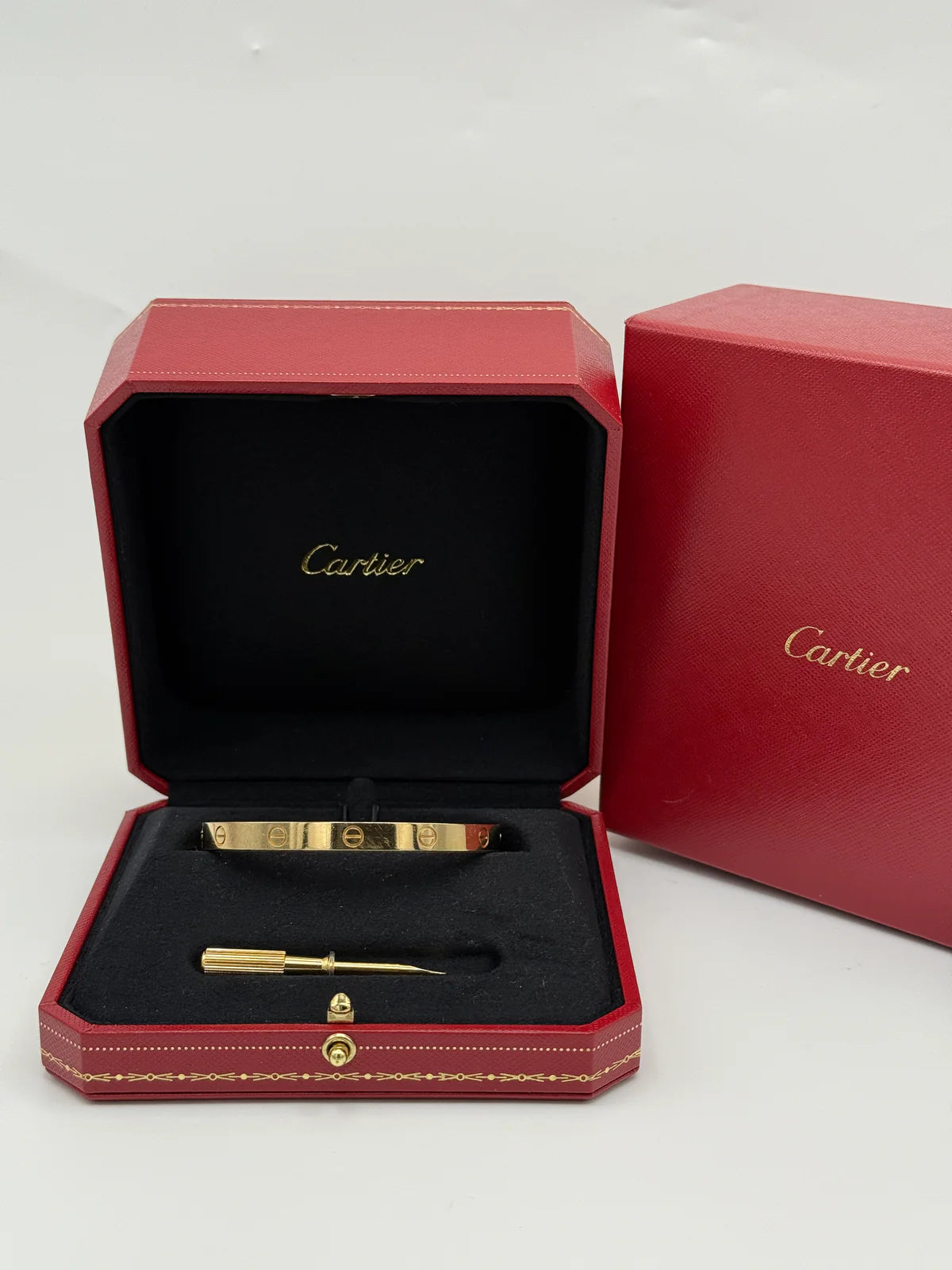 CARTIER LOVE BRACELET IN YELLOW GOLD CLASSIC MODEL
