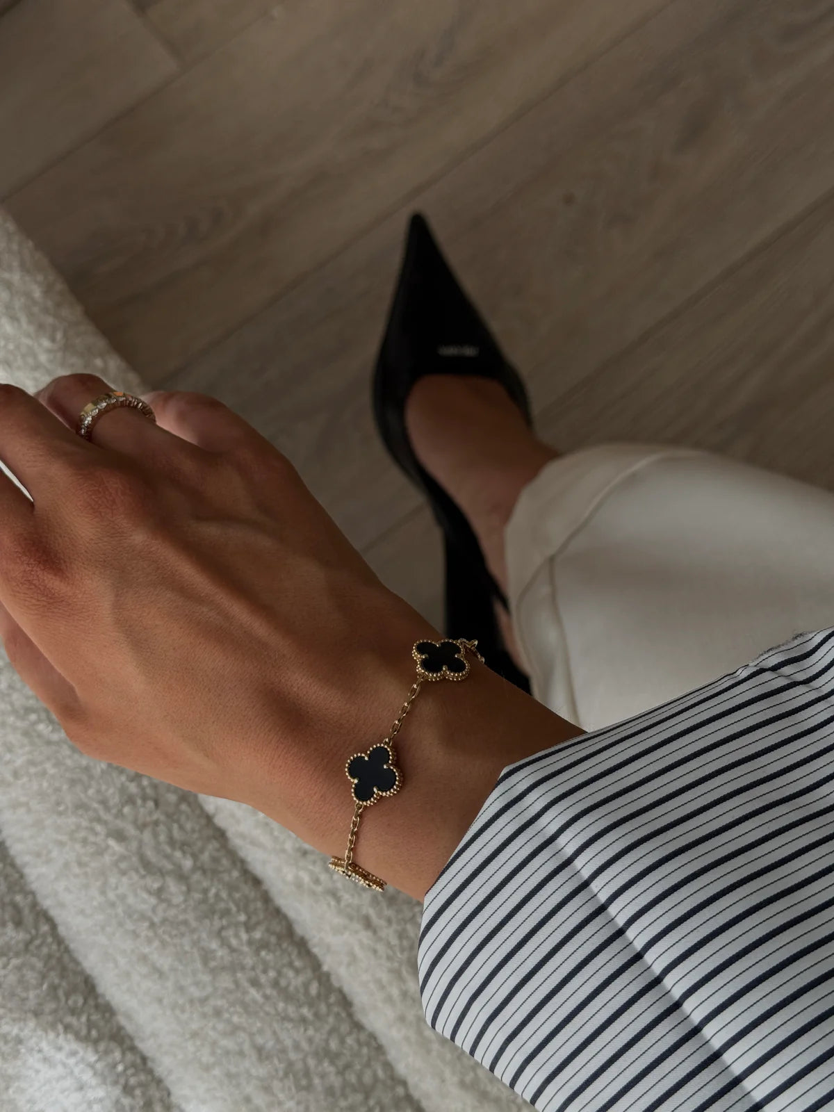 VAN CLEEF & ARPELS VINTAGE ALHAMBRA BRACELET, 5 MOTIFS ONYX