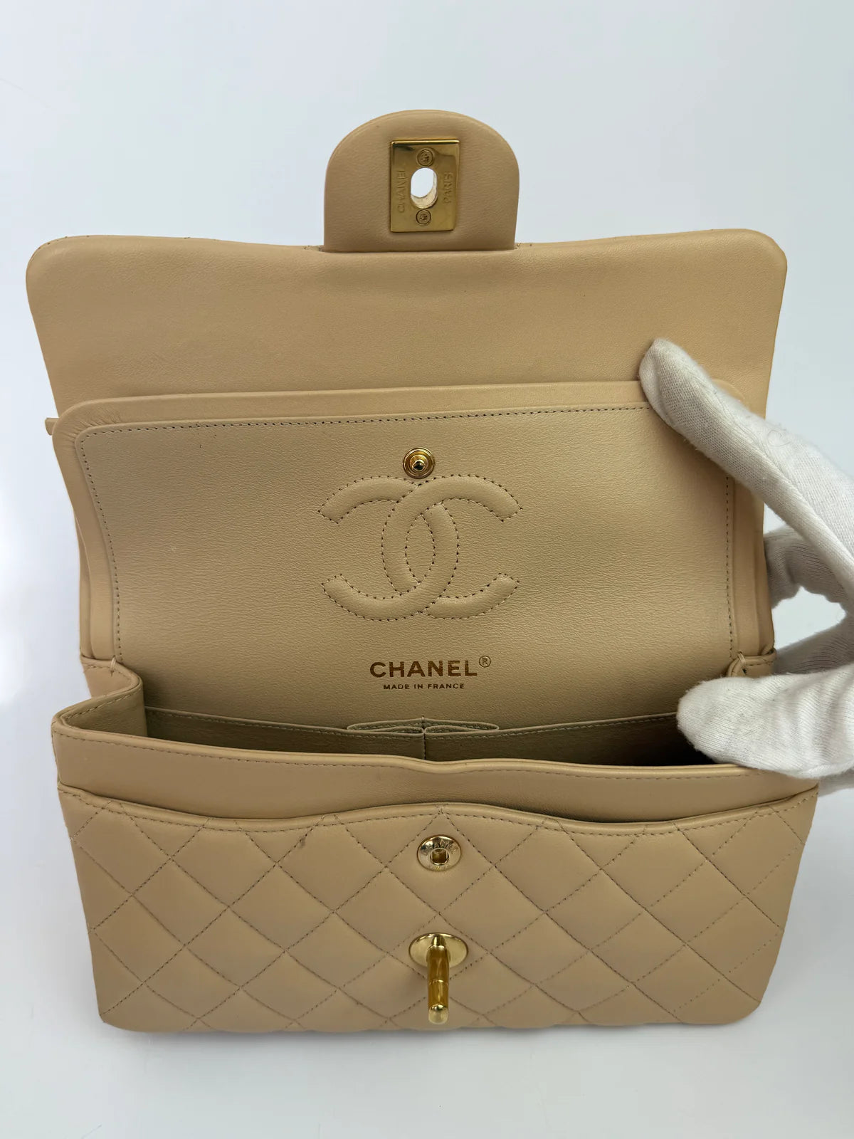 CHANEL SMALL CLASSIC DOUBLE FLAP IN BEIGE LAMBSKIN WITH GHW