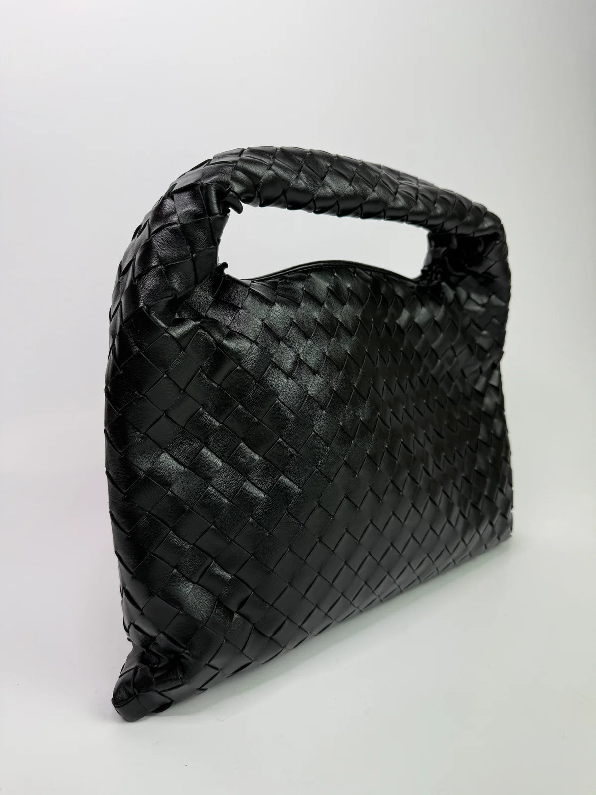 BOTTEGA VENETA MEDIUM HOP INTRECCIATO LEATHER TOTE