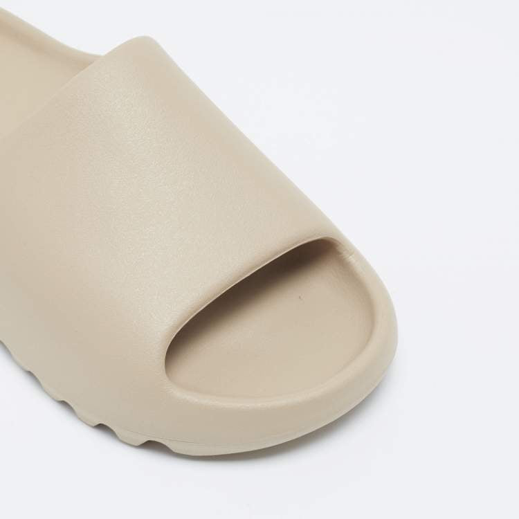 Yeezy x adidas Beige Rubber Flat Slides Size 42