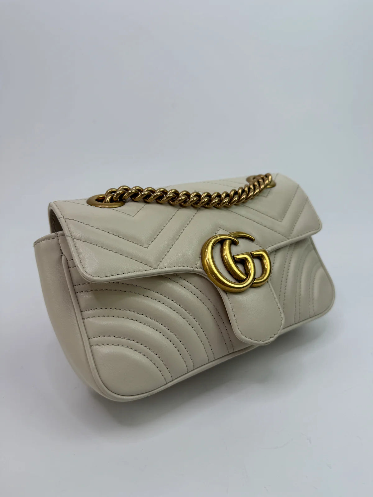 GUCCI GG SMALL MARMONT MATELASSE SHOULDER BAG