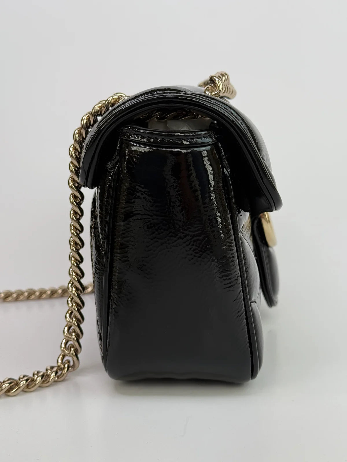 GUCCI GG MEDIUM MARMONT MATELASSE SHOULDER BAG