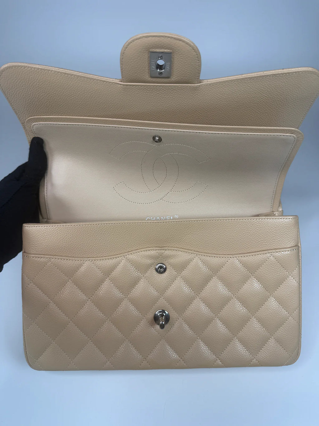 CHANEL JUMBO CLASSIC FLAP BAG IN BEIGE CAVIAR LEATHER WITH SHW