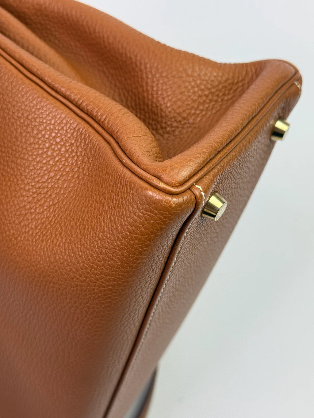 HERMÈS KELLY 28 IN GOLD CLEMENCE LEATHER WITH GHW