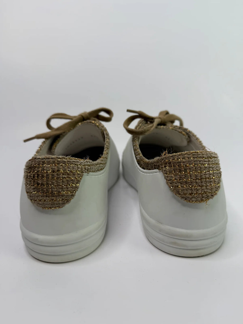 CHANEL WHITE LEATHER METALLIC TWEED CC LOW TOP SNEAKERS (SIZE 37.5/UK4.5)