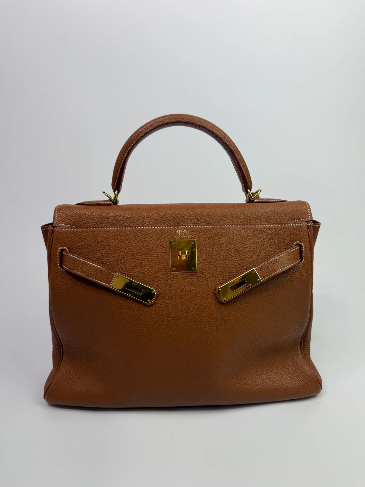 HERMÈS KELLY 28 IN GOLD CLEMENCE LEATHER WITH GHW