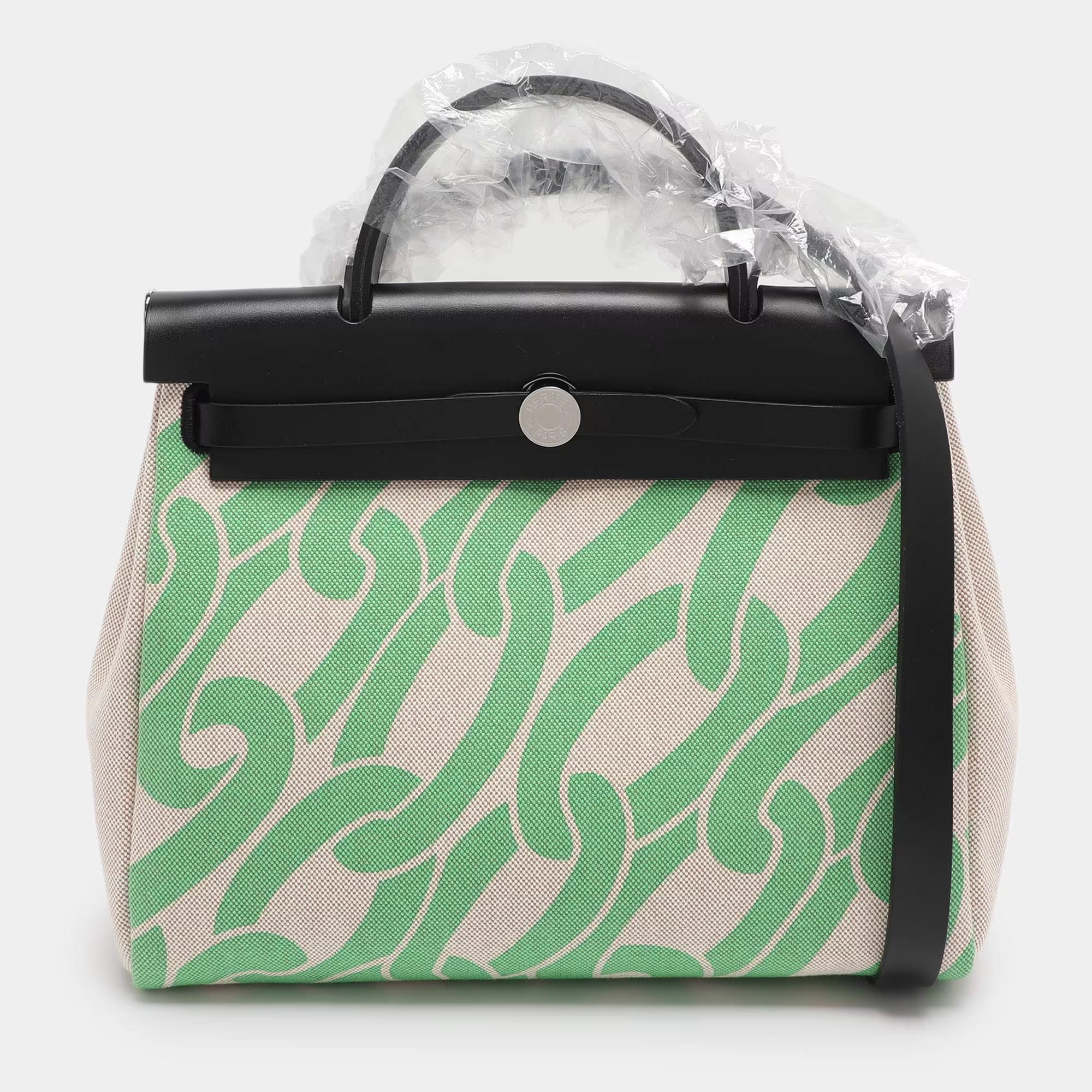 Hermès Vert Comics/Black H Plume Canvas and Vache Hunter Leather Maillons & Co Motif Herbag Zip 31 Bag