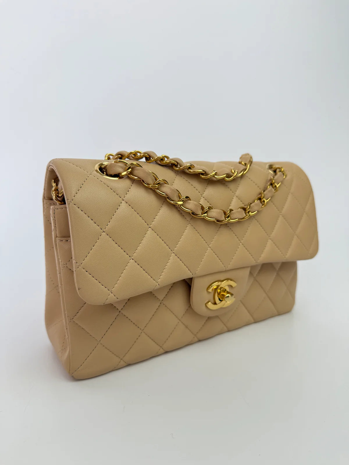 CHANEL SMALL CLASSIC DOUBLE FLAP IN BEIGE LAMBSKIN WITH GHW