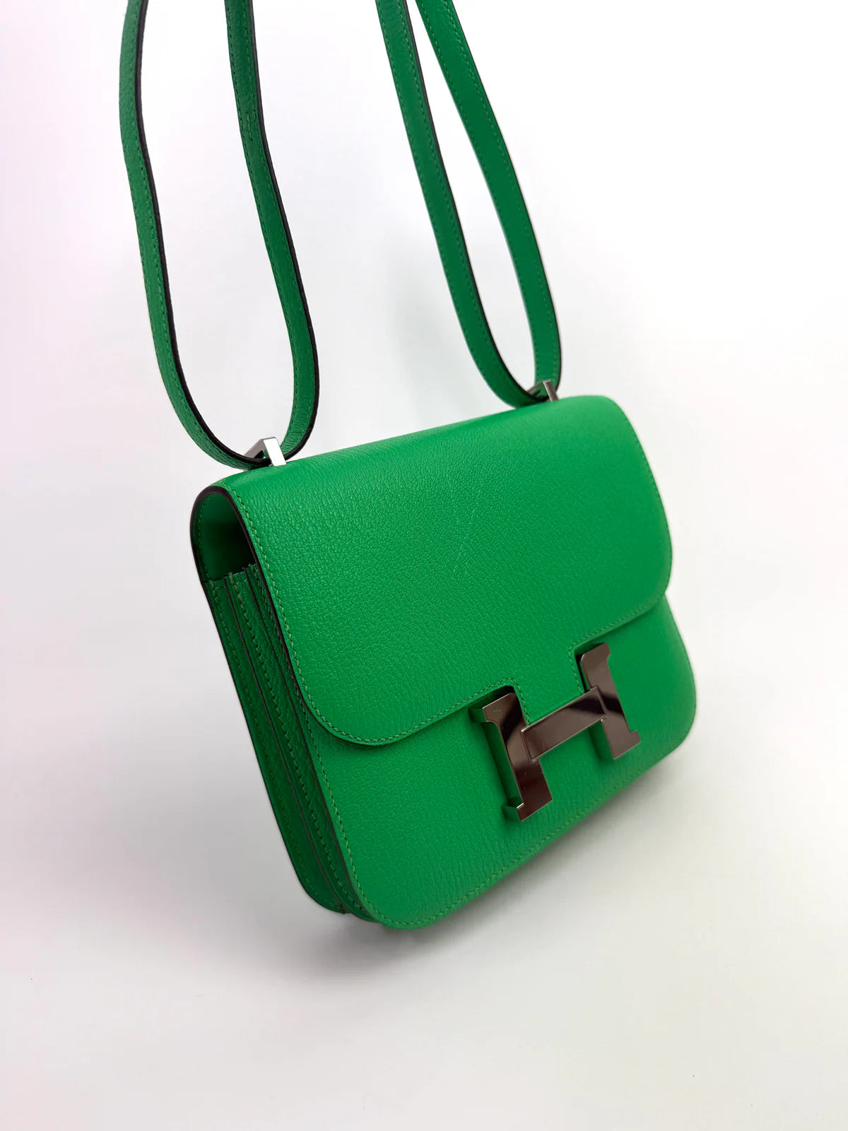HERMÈS CONSTANCE 18 IN VERT COMICS CHÈVRE MYSORE LEATHER