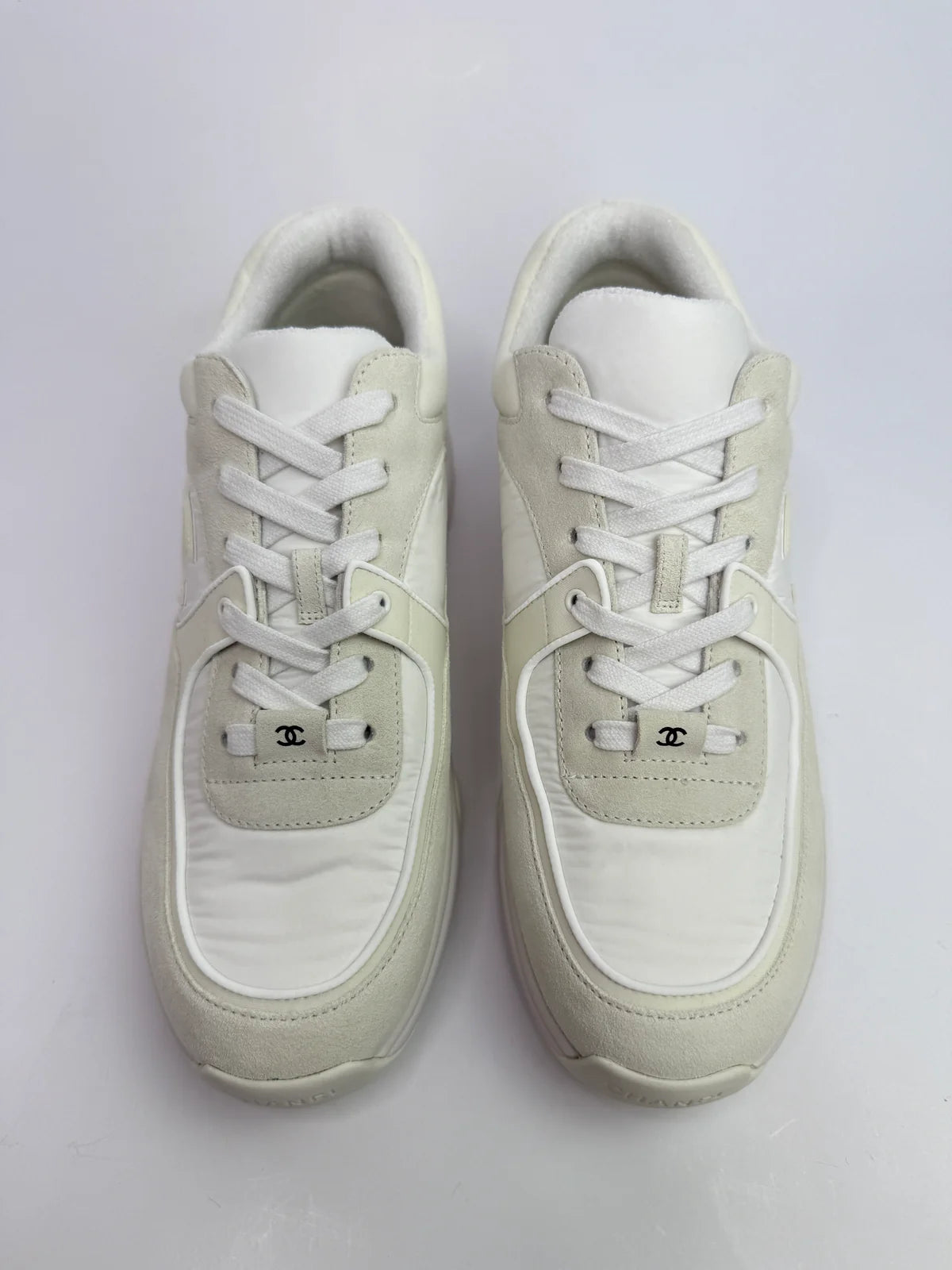 CHANEL CC LOGO SNEAKERS(SIZE 41/UK8)