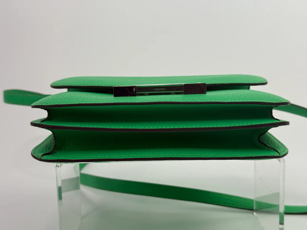 HERMÈS CONSTANCE 18 IN VERT COMICS CHÈVRE MYSORE LEATHER