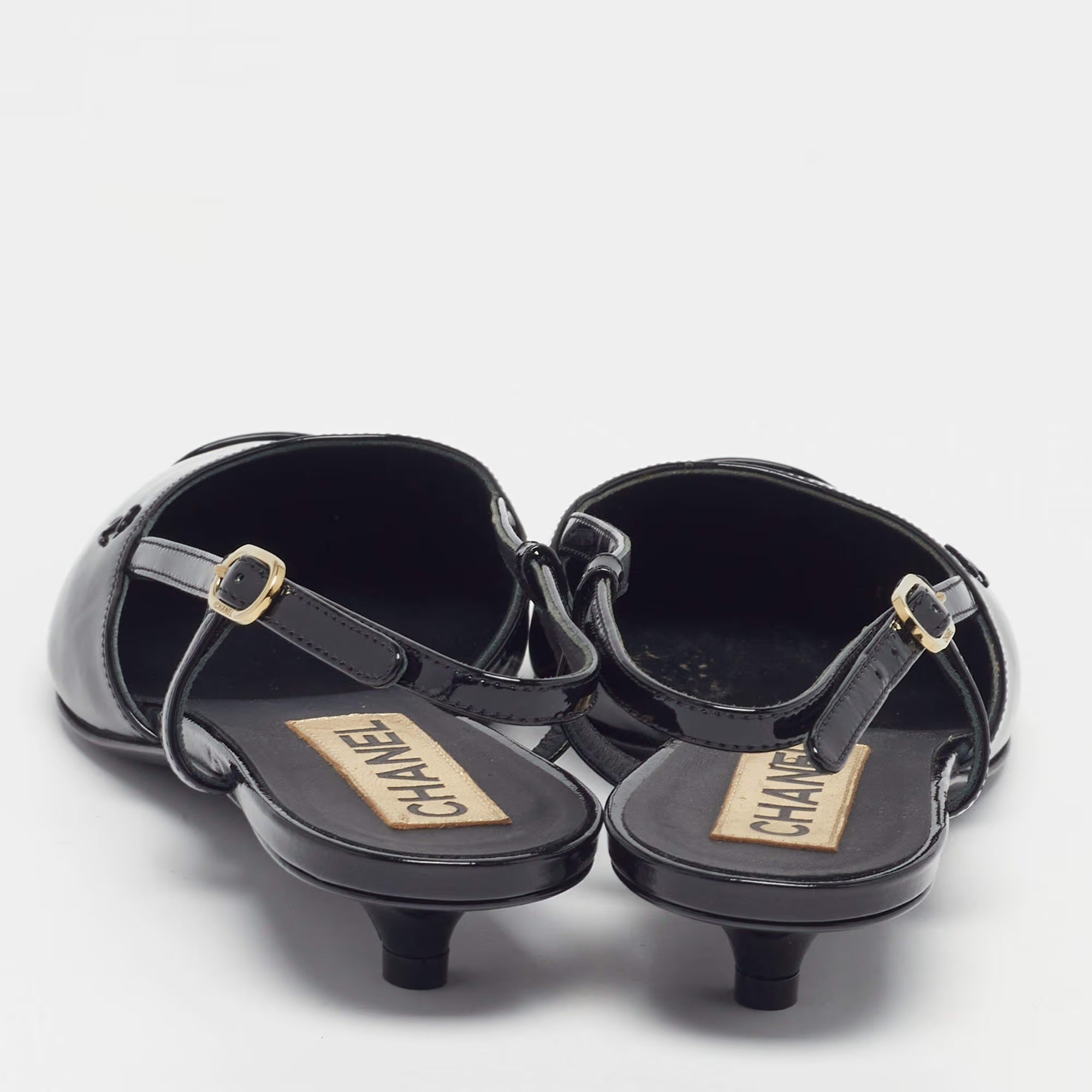 Chanel Size 39 Black Patent Leather CC Cap Toe Slingback Flat Sandals