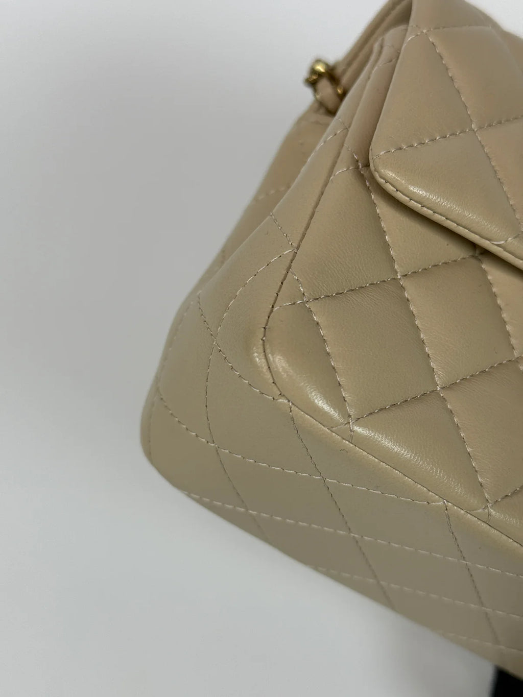 CHANEL MINI RECTANGLE TOP HANDLE IN ECRU LAMBSKIN LEATHER WITH GHW