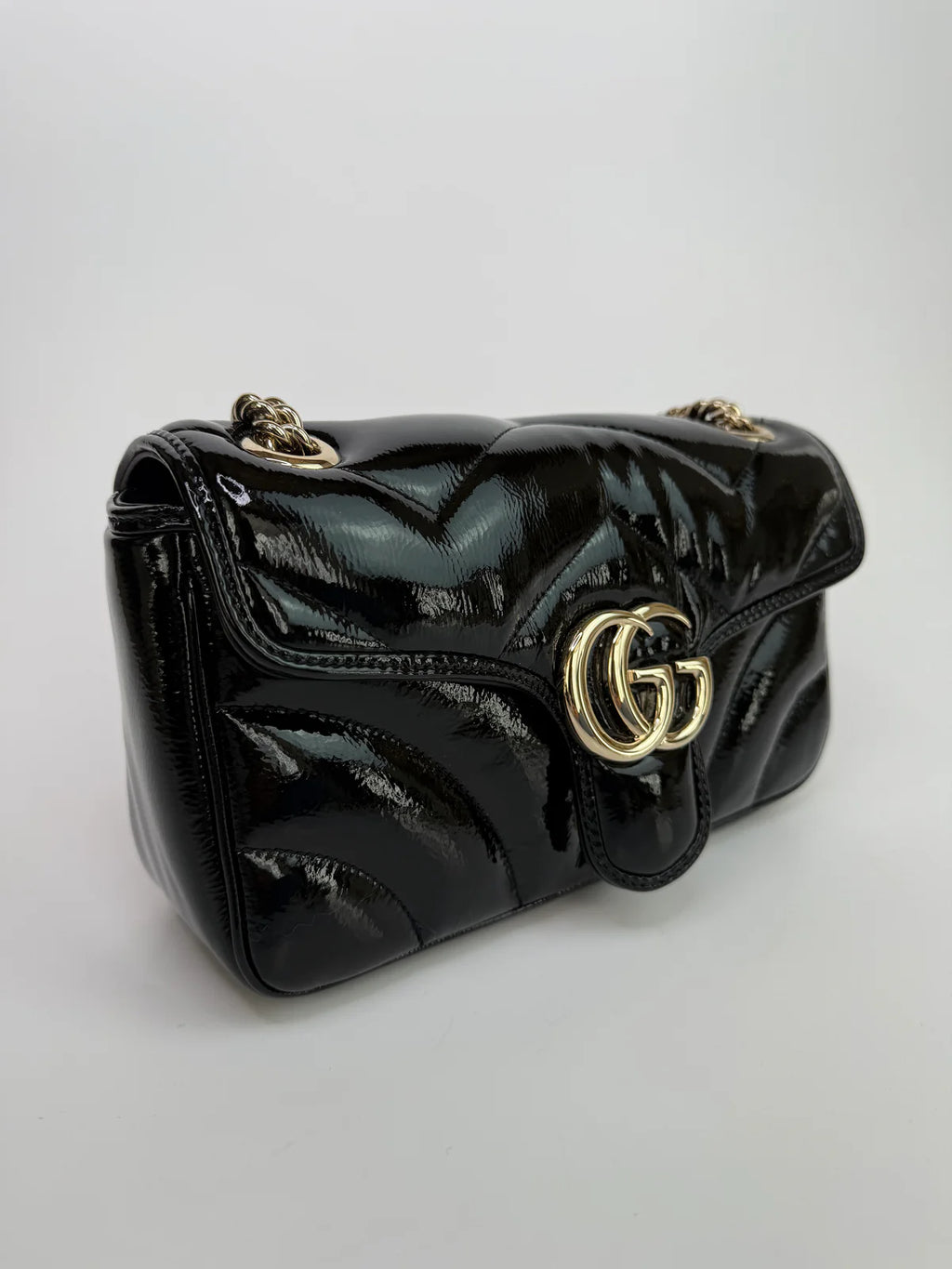 GUCCI GG MEDIUM MARMONT MATELASSE SHOULDER BAG