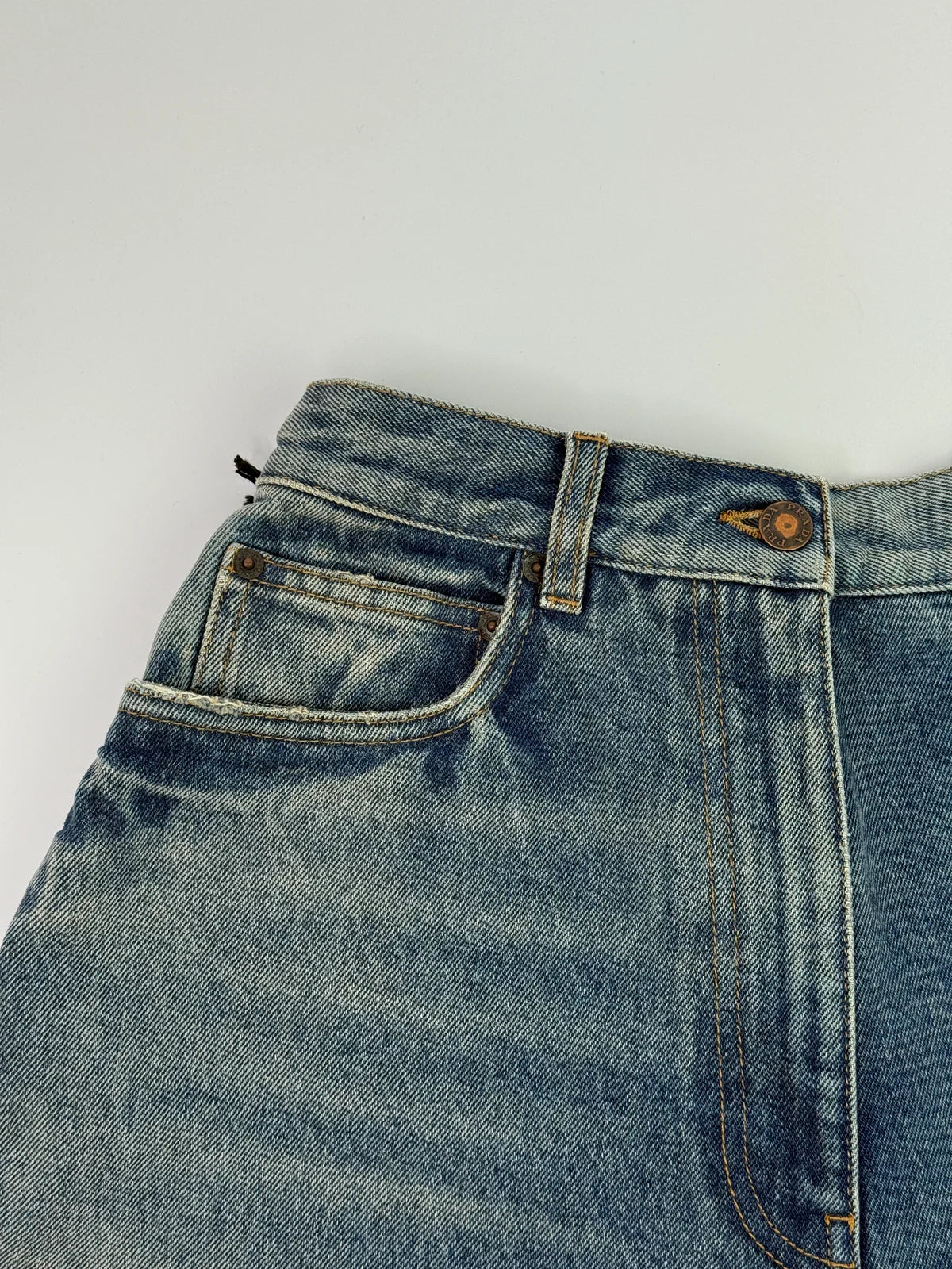 PRADA LOGO DENIM SHORTS (SIZE 28 /UK 12)