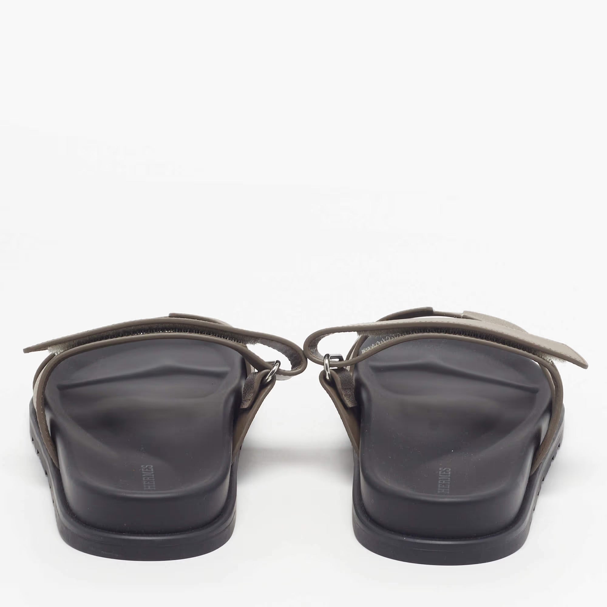 Hermès Chypre Size 43 Brown Leather Flat Sandals