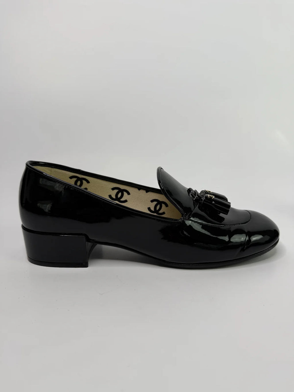 CHANEL BLACK PATENT LOAFERS (SIZE 38/UK5)
