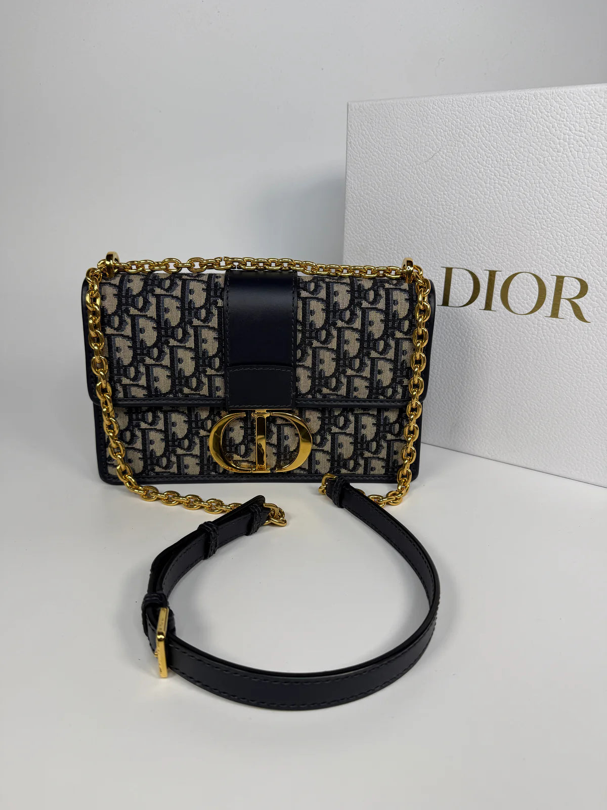 CHRISTIAN DIOR 30 MONTAIGNE BAG