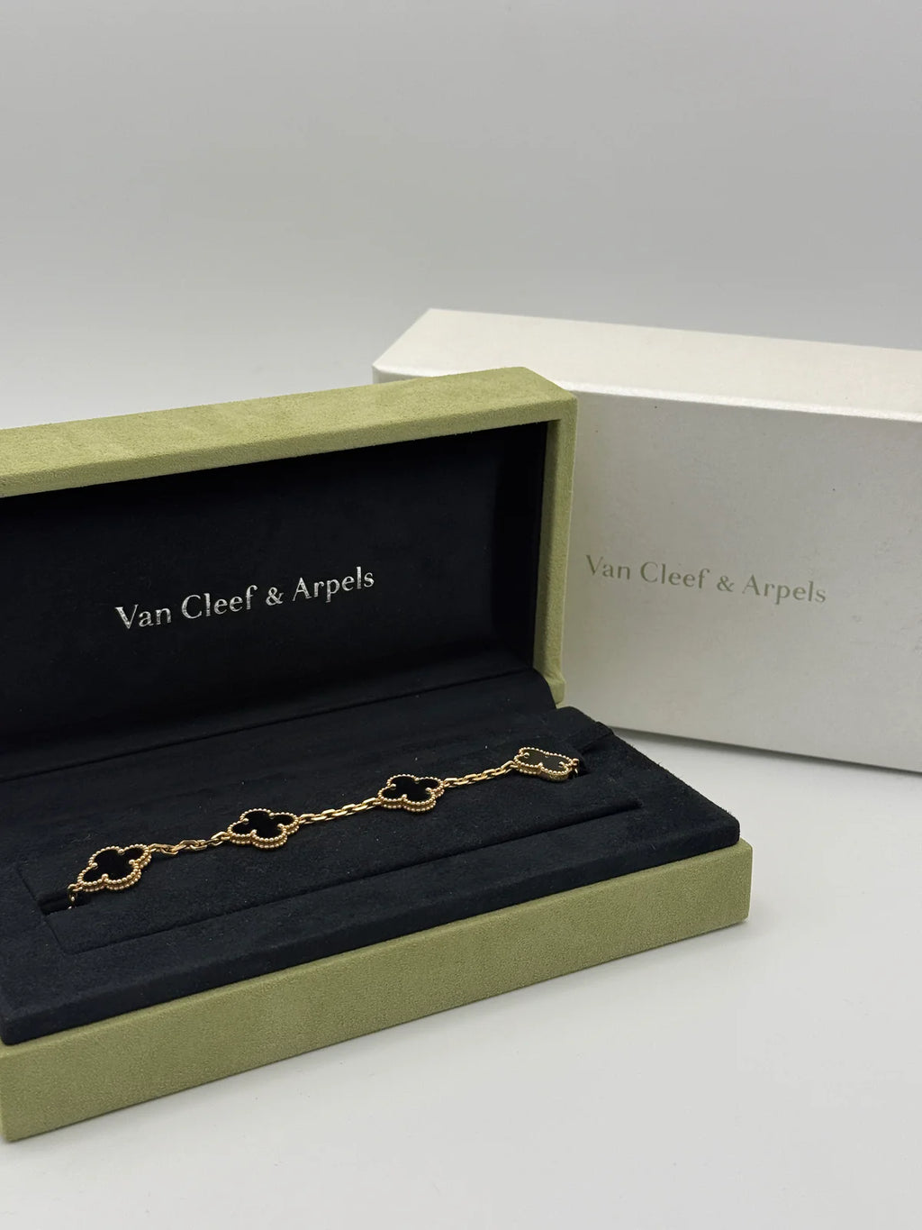 VAN CLEEF & ARPELS VINTAGE ALHAMBRA BRACELET, 5 MOTIFS ONYX