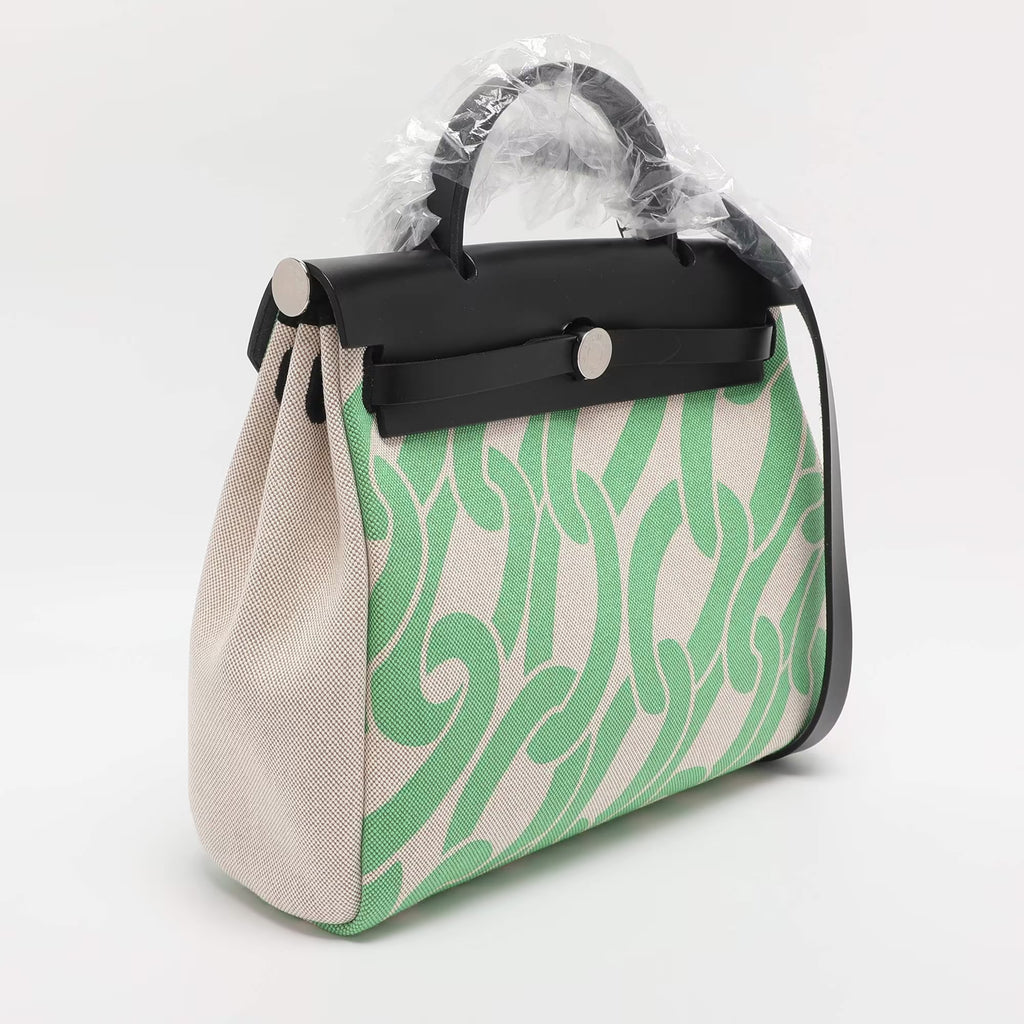 Hermès Vert Comics/Black H Plume Canvas and Vache Hunter Leather Maillons & Co Motif Herbag Zip 31 Bag