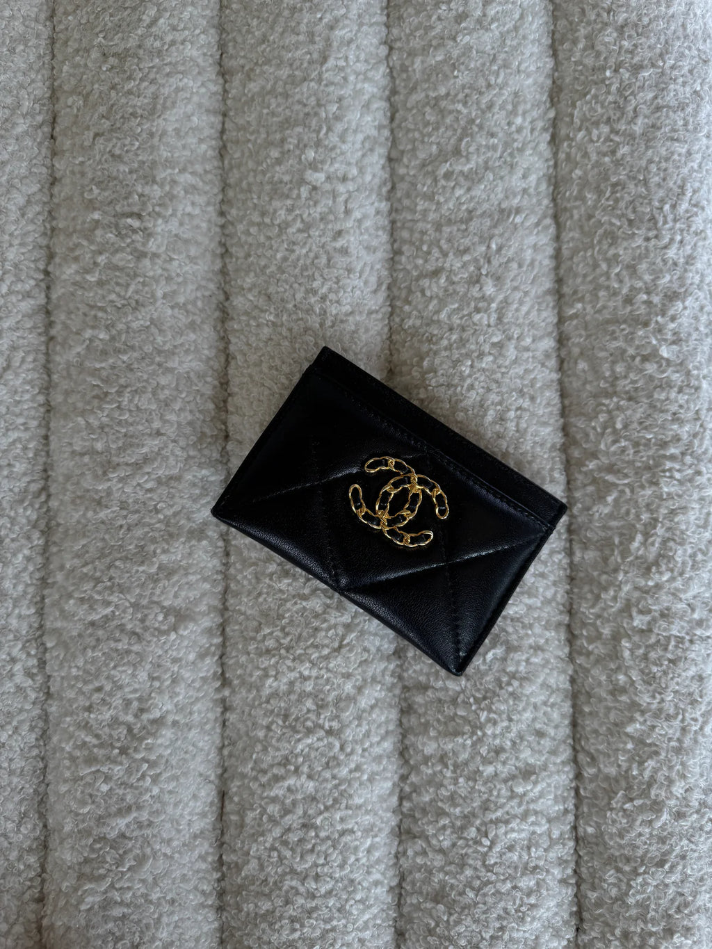 CHANEL 19 CARD WALLET IN BLACK LAMBSKIN